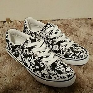 DISNEYS MICKEY MOUSE Tennis Shoes